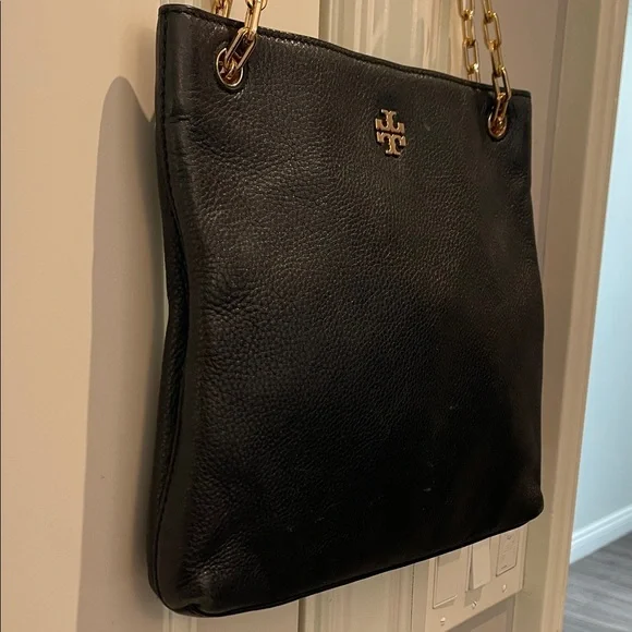 Tory Burch Black Leather Shoulder Bag with Gold Chain - Picture 3 of 7